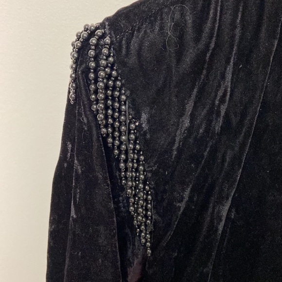 Vintage black velvet bolero jacket with fringe beads and shoulder pads - Picture 4 of 7